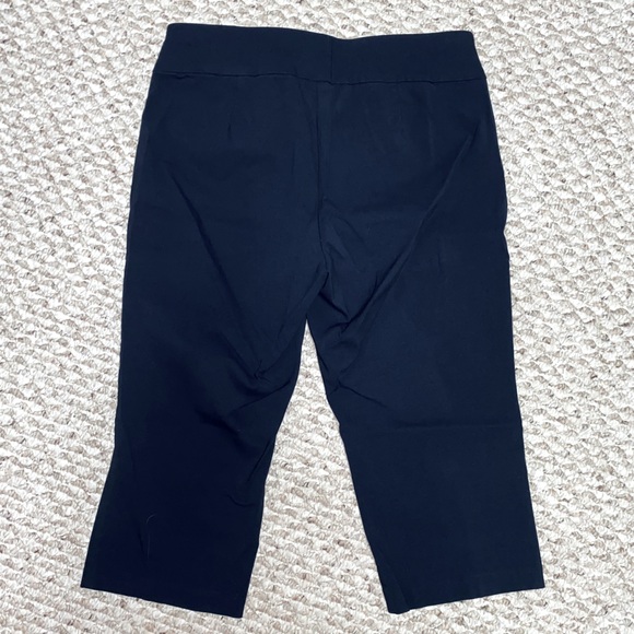 2 for $20 or 5 for $40
CHRISTOPHER & BANKS SHORTS - 8 - Picture 3 of 6